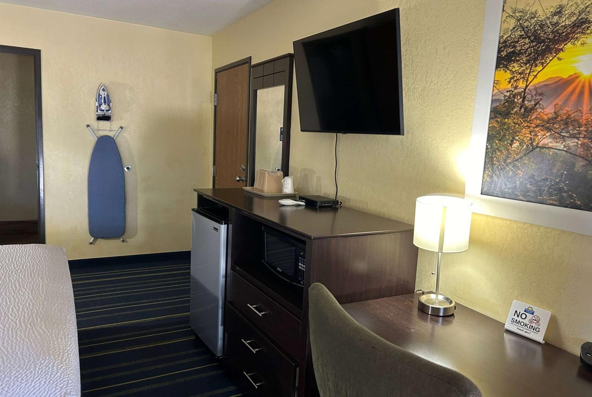 Days Inn By Wyndham Holbrook Exterior foto